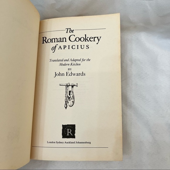The Roman Vintage 80s Cookbook - Picture 5 of 11